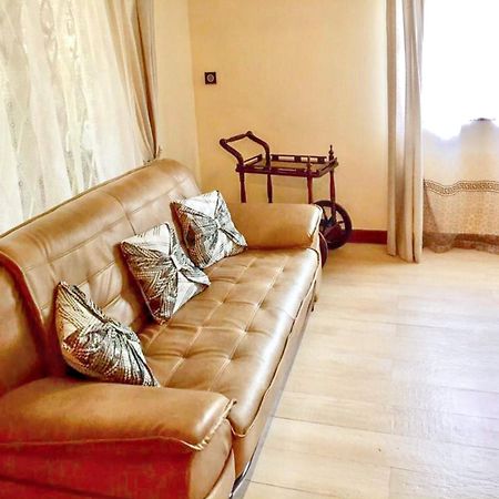 Spacious House In Flic En Flac With Shared Pool エクステリア 写真