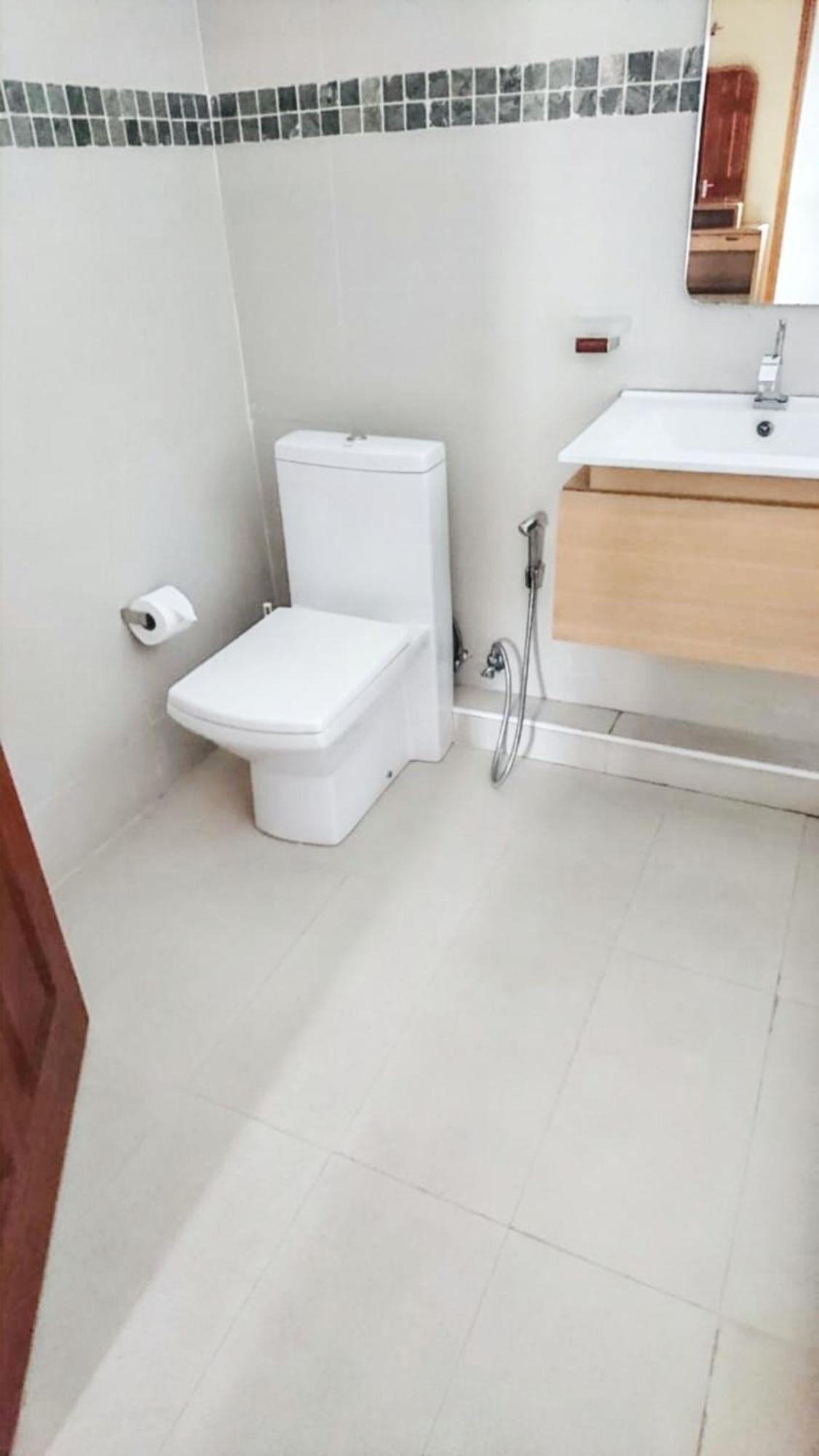 Spacious House In Flic En Flac With Shared Pool エクステリア 写真