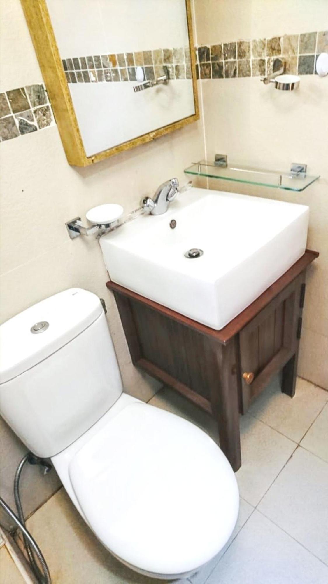 Spacious House In Flic En Flac With Shared Pool エクステリア 写真