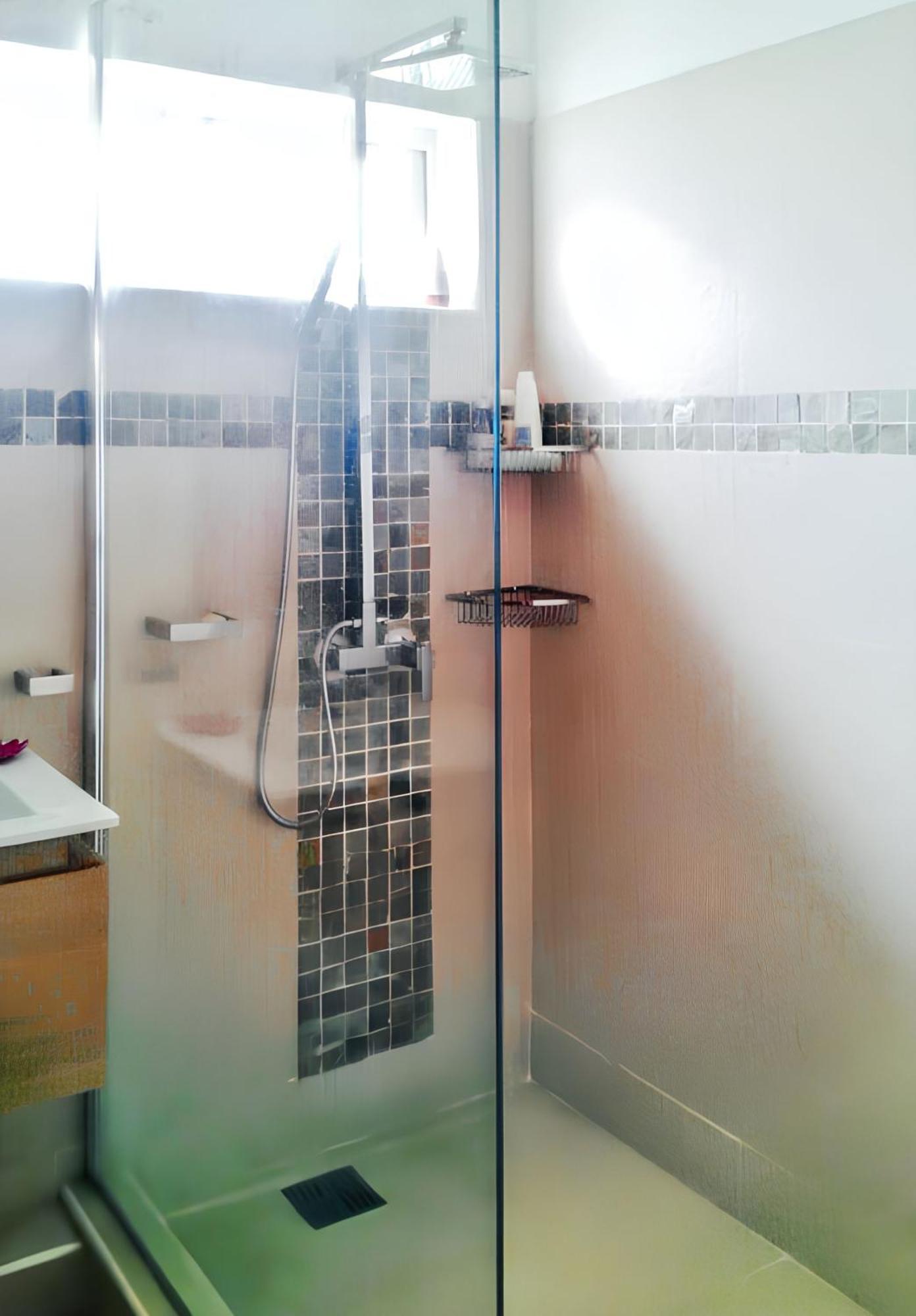 Spacious House In Flic En Flac With Shared Pool エクステリア 写真