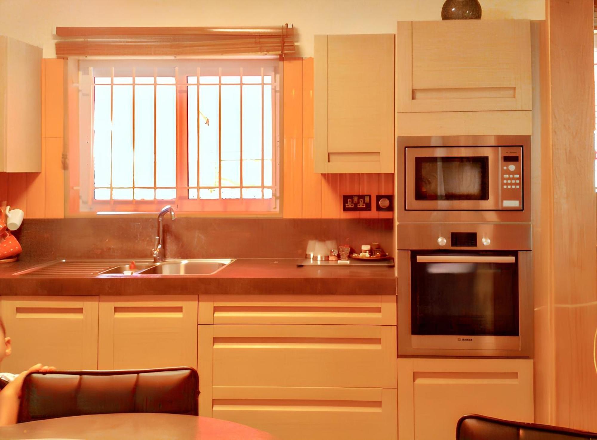 Spacious House In Flic En Flac With Shared Pool エクステリア 写真